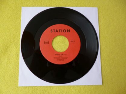 Station - Turn it on